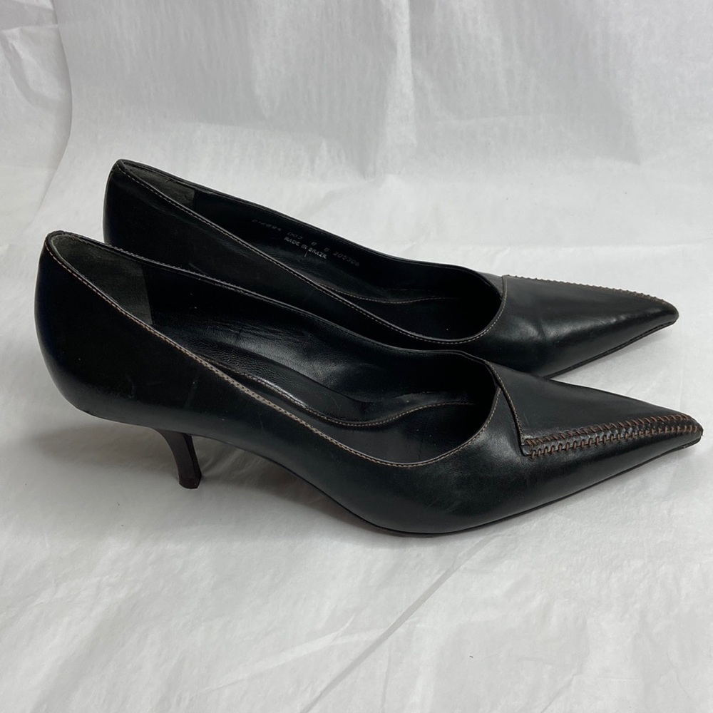 Cole Haan size 8 brown leather 2 1/2 inch pointy pumps great condition